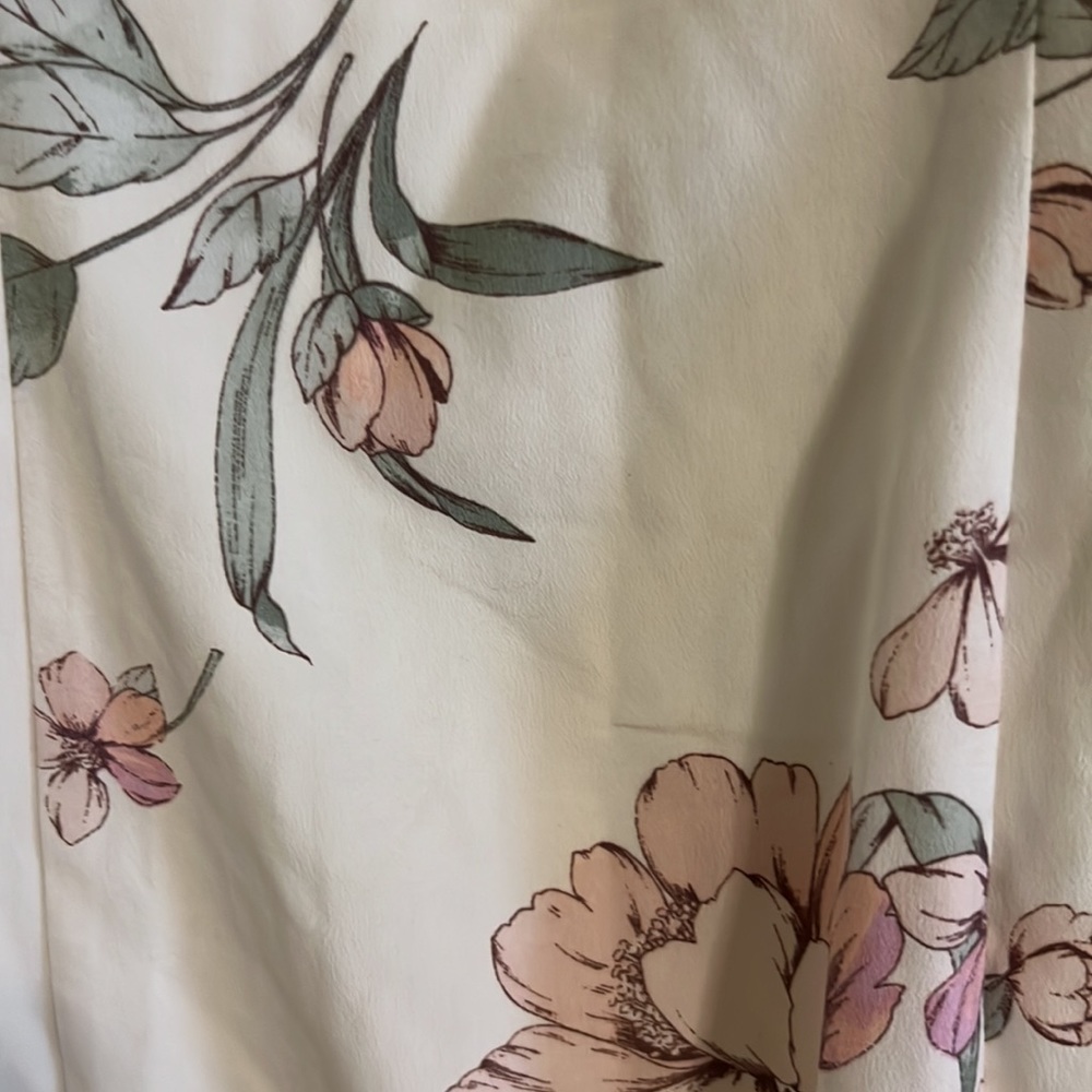 Love & Piece short sleeve dress for women with built in lining. Size L - Picture 2 of 7